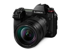 5025232891504_1.jpg PANASONIC Lumix DC-S 1 Kit Systemkamera mit Objektiv 24-105 mm, 8 cm Display Touchscreen, WLAN