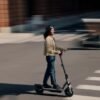 8721008535807_2.jpg SEGWAY NINEBOT F3 D E-Scooter (10 Zoll, Schwarz/Grau)